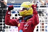 Foto zur News: Zweites Rennen, erster Sieg: Lewis Hamilton gewinnt