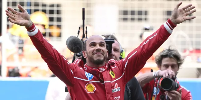 Foto zur News: Lewis denkt an Vettel und Alonso