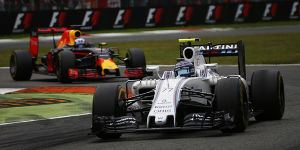 Foto zur News: Williams: Warum Bottas keine Chance gegen Ricciardo hatte