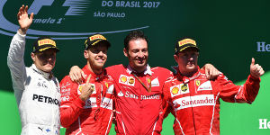 Foto zur News: Formel 1 Brasilien 2017: Vettel siegt trotz Hamiltons