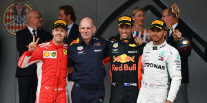 Foto zur News: Formel 1 Monaco 2018: Ricciardo rettet Sieg trotz Defekt!