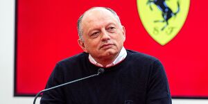 Foto zur News: Vasseurs erste Ferrari-Medienrunde: &quot;Haben alles, um zu