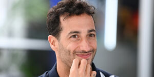 Foto zur News: Christian Horner: Ricciardos erster Test im Simulator war