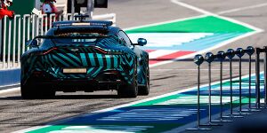 Foto zur News: Mehr Leistung: Aston Martin stellt Safety-Car für die Formel