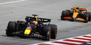 Foto zur News: Harter Kampf mit McLaren: Verstappen gewinnt Sprint in