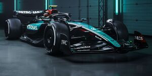 Foto zur News: 50 Jahre Petronas: Mercedes mit Sonderdesign in Singapur