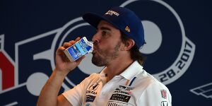 Foto zur News: Fernando Alonso: Nach Formel 1 lieber Dakar statt &quot;Triple-Crown&quot;