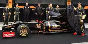 Foto zur News: Renault R31: Schwarz, Gold und viel Hoffnung