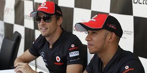 Foto zur News: Nach Crash: Button verteidigt Hamilton