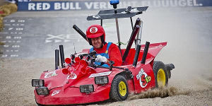 Foto zur News: Vettels Rennfahrergene haben im Straßenverkehr Pause