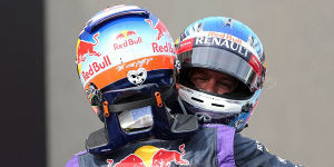 Foto zur News: Trotz Ricciardo-Siegen: Bei Red Bull schnackt es sich noch