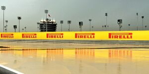 Foto zur News: Formel-1-Live-Ticker: Regen in Bahrain - Strecke unter