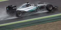 Foto zur News: Munition für Pirelli: Mercedes-Test in Spanien fällt ins Wasser