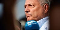 Foto zur News: Verwirrung um Ron Dennis: Muss der McLaren-Boss gehen?