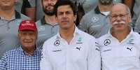 Foto zur News: Mercedes-Team: Wolff und Lauda verlängern Verträge bis 2020