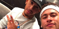 Foto zur News: Lewis Hamilton feiert historischen Barcelona-Sieg mit Neymar