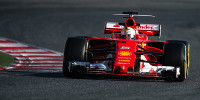 Foto zur News: Formel-1-Tests 2017: Ferrari deutet Wahnsinnstempo an