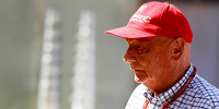 Foto zur News: Niki Lauda: Darum trägt er seit 1976 ein rotes Kapperl