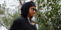 Foto zur News: Lewis Hamiltons Winterpause: Zwischen Football und Pilates