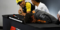 Foto zur News: Schamhaar-Witz: Ricciardo beschert Norris Lachkrampf in der FIA-PK!