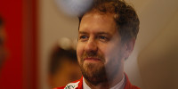 Foto zur News: &quot;Hin- und hergerissen&quot;: Papa Vettel wäre auch &quot;gern zu Hause&quot;