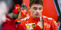 Foto zur News: &quot;Waren ein wenig verärgert&quot;: Leclerc reizt Ferrari mit Fallschirmsprung