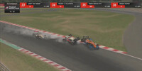 Foto zur News: Crash zwischen Verstappen &amp; Norris im Kampf um Sim-Racing-Sieg