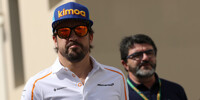 Foto zur News: Kampf gegen Corona: Fernando Alonso spendet Schutzanzüge und Masken