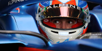 Foto zur News: Nach Roll-out mit Alpine A521: Esteban Ocon mit &quot;Lächeln im Gesicht&quot;