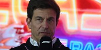 Foto zur News: Eklat in Pressekonferenz: Toto Wolff und Frederic Vasseur rasten aus!