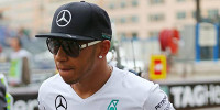 Foto zur News: Langschläfer: Hamilton verratzt erste Trainingsminuten