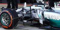 Foto zur News: Mercedes: Holpriger Testtag für Hamilton