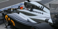 Foto zur News: McLaren-Honda nimmt Fahrt auf: Crashtests bestanden