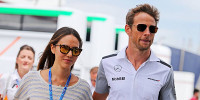 Foto zur News: Hochzeit auf Hawaii: Jenson Button heiratet Jessica Michibata