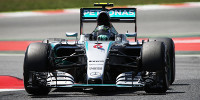 Foto zur News: Formel-1-Test in Barcelona: Mercedes zum Mittag souverän