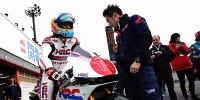 Foto zur News: Fernando Alonso steigt aufs MotoGP-Motorrad