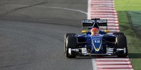 Foto zur News: Problemloses Debüt: Felipe Nasr mit dem Sauber C35 zufrieden