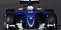 Foto zur News: Sauber: Marcus Ericsson strandet ohne Hinterrad im Kiesbett