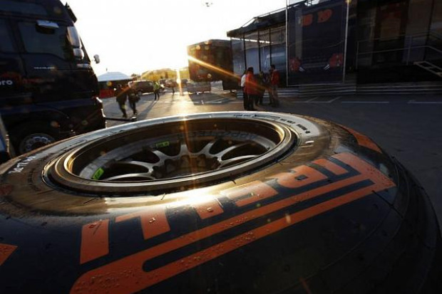 Foto zur News: Pirelli will Teams eine schwierige Aufgabe stellen