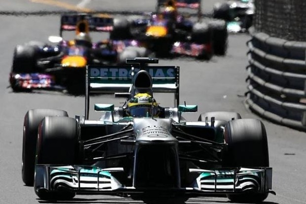 Foto zur News: Mercedes jubelt und blendet Reifen-Kontroverse aus