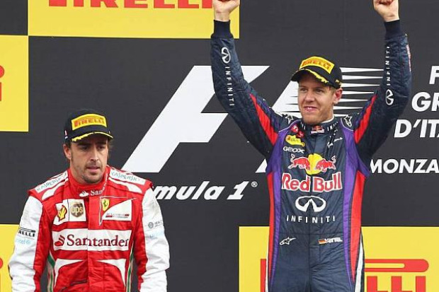 Foto zur News: Vettel: "Stolz, die roten Jungs besiegt zu haben"