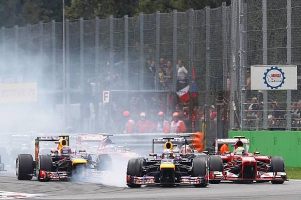 Foto zur News: Vettel: "Stolz, die roten Jungs besiegt zu haben"