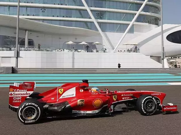 Foto zur News: Freitag in Abu Dhabi: Vettel schnellster, aber...