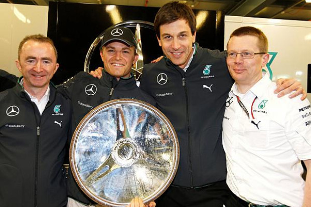 Foto zur News: Mercedes' starker Saisonstart: Wolffs Dank an Newey & Vettel