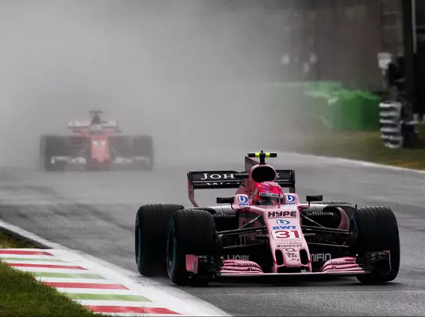 Foto zur News: Ocon deutet Überraschung an: Erstes Podest für Force India?