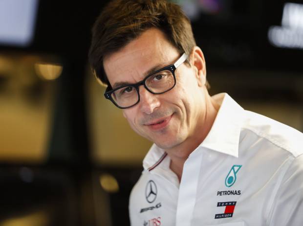 Toto Wolff Glasses - gabrielle-monde