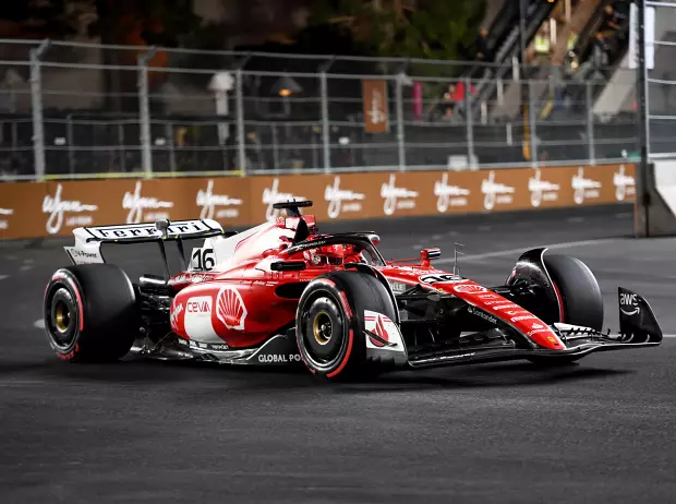 Foto zur News: Charles Leclerc ärgert sich: Der frühe Boxenstopp in Brasilien war "ein Fehler"