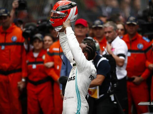 Foto zur News: Zum 5. Todestag: Lauda-Witwe spricht über Hamiltons Ferrari-Wechsel