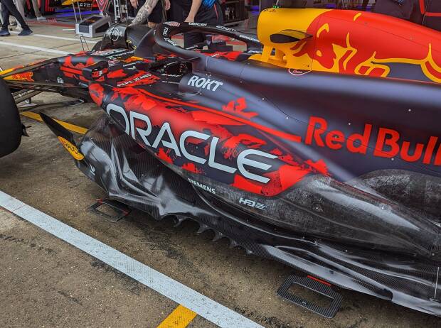 Foto zur News: Updates Ungarn: Red Bull baut Mercedes-"Wülste" wieder ab