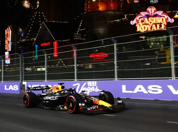 Foto zur News: Titelparty schon verpokert? Red Bull mit falschem Heckflügel in Las Vegas